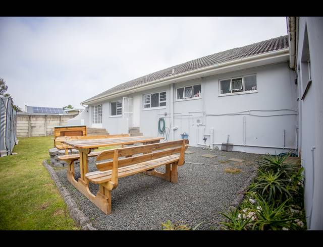 3 BEDROOM HOUSE FOR SALE IN BEACON BAY